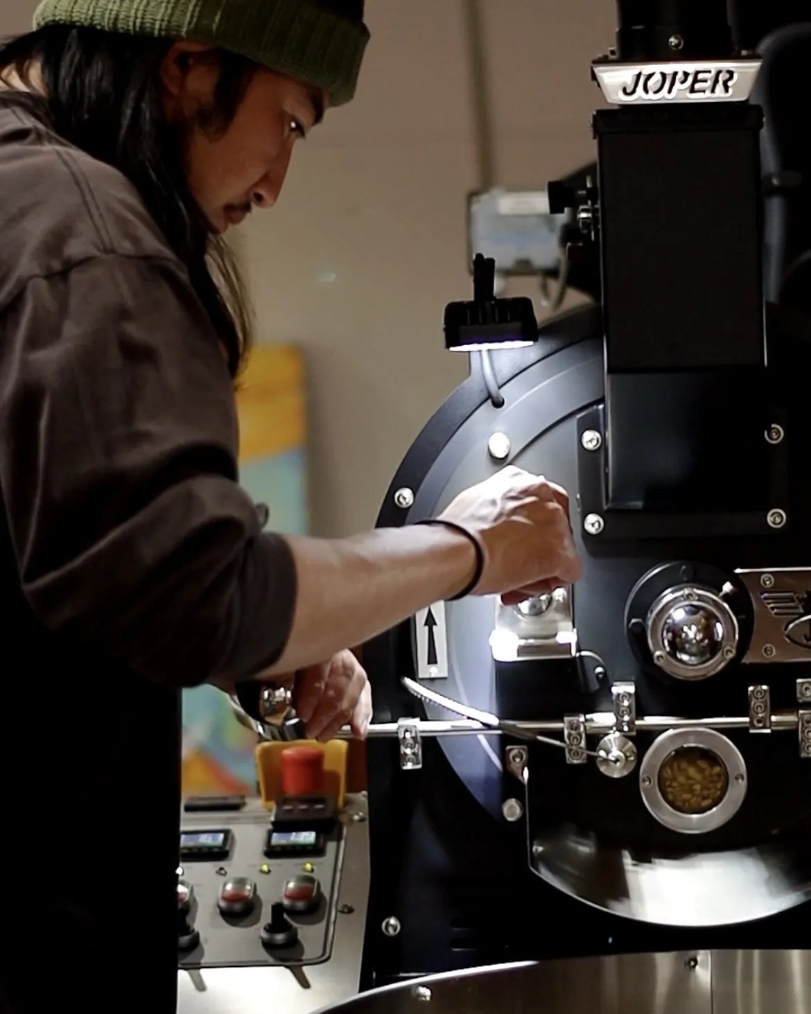 NOMAD COFFEE：コーヒーを淹れる様子